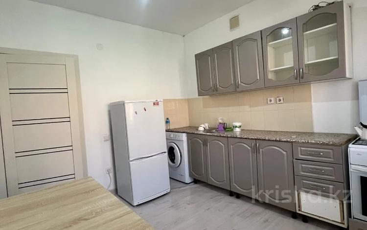 1-комнатная квартира · 43.2 м² · 3/6 этаж, мкр. Алтын орда за 16.5 млн ₸ в Актобе — фото 2