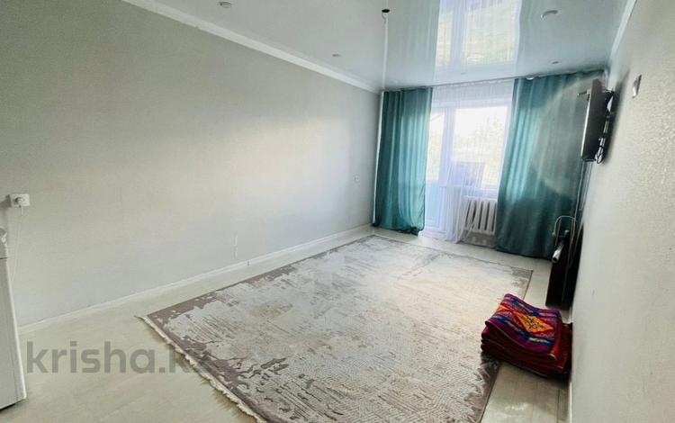 3-комнатная квартира · 62 м² · 5/5 этаж, Майкудук, 11а микрорайон 8 за 14 млн ₸ в Караганде, Алихана Бокейханова р-н — фото 2