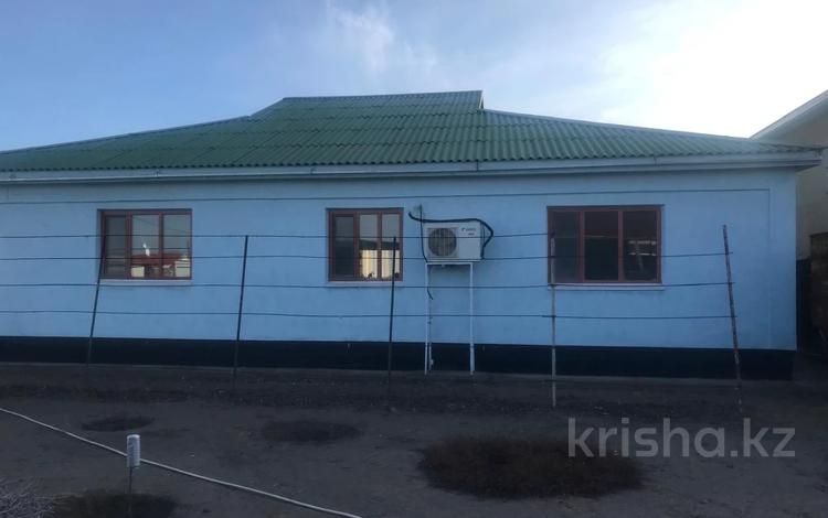 Отдельный дом · 4 комнаты · 196.5 м² · 10 сот., мкр Оркен за ~ 25.6 млн ₸ в Атырау — фото 11