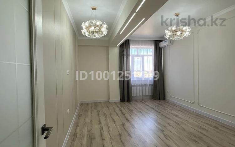 2-бөлмелі пәтер · 74.1 м² · 3/9 қабат, Нұрсая ш/а., Мкрн Нурсая 1, бағасы: 29 млн ₸ в Атырау, мкр Нурсая — фото 48