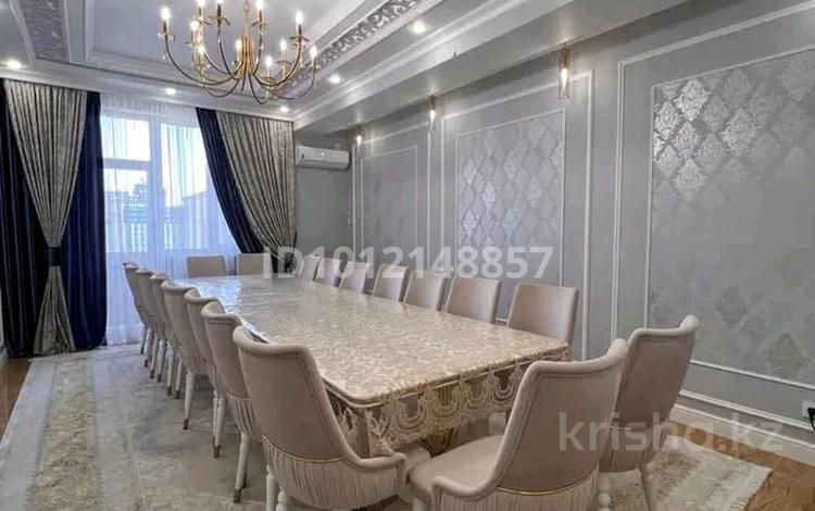 5-бөлмелі пәтер · 200 м² · 9/10 қабат, 17-й мкр. 104, бағасы: 95 млн ₸ в Актау, 18-й мкр  — фото 2