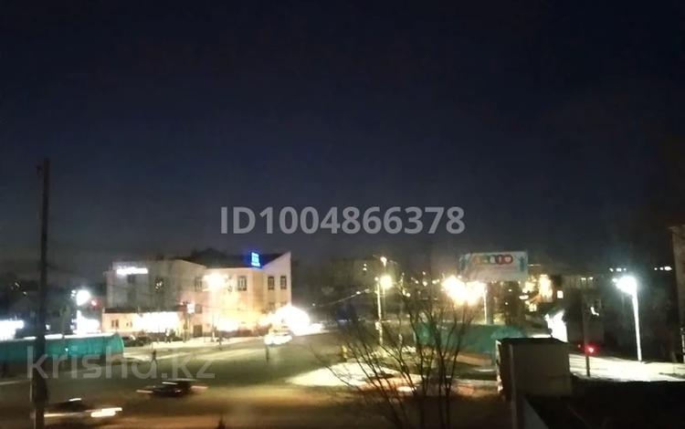 1-бөлмелі пәтер · 40 м² · 3 қабат, Гагарина — Автовокзал, бағасы: 10 000 ₸ в Уральске — фото 2