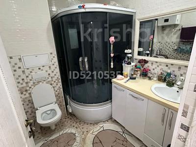 Пәтерлер в Мангистауской обл.: 5-бөлмелі пәтер · 150 м² · 4/11 қабат, 16-й мкр 44, бағасы: 45 млн 〒 5-бөлмелі пәтер · 150 м² · 4/11 қабат, 16-й мкр 44, бағасы: 45 млн 〒 в Актау