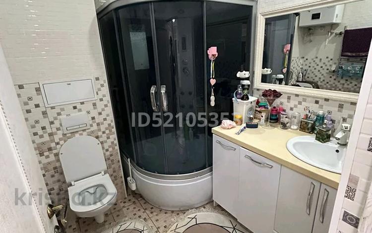 5-бөлмелі пәтер · 150 м² · 4/11 қабат, 16-й мкр 44, бағасы: 50 млн ₸ в Актау — фото 10