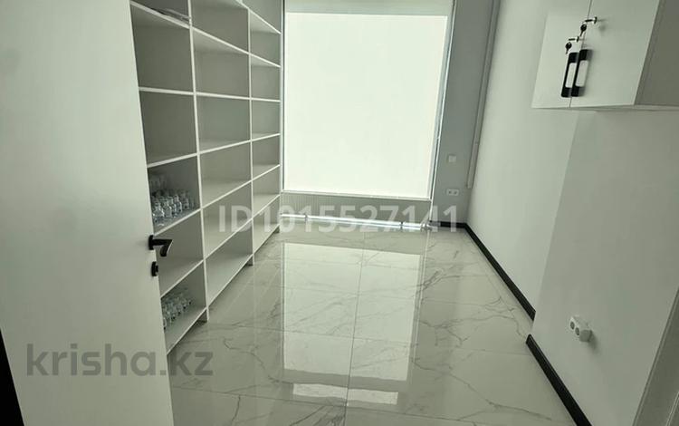 Свободное назначение, медцентры и аптеки, кабинеты и рабочие места · 14 м² за 250 000 ₸ в Астане, Нура р-н — фото 2