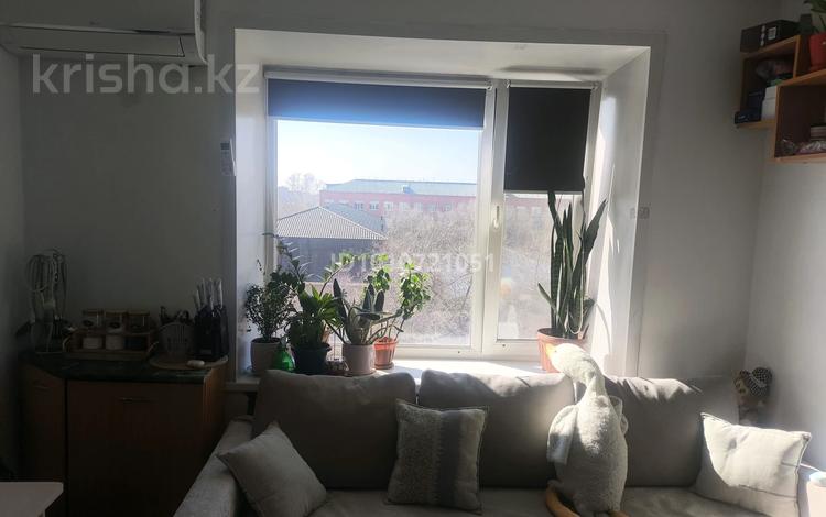1-комнатная квартира · 12.2 м² · 5/5 этаж, Максима Горького 102/2 за 4 млн ₸ в Павлодаре — фото 2