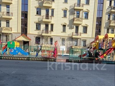 2-комнатная квартира · 80 м² · 2/5 этаж, мкр Нурсая 66 за 34 млн 〒 в Атырау