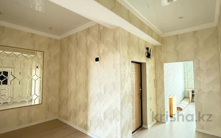 2-комнатная квартира · 80 м² · 9/10 этаж, 16-й мкр 93 за 21 млн ₸ в Актау — фото 2