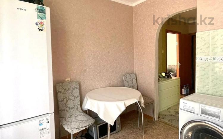 1-комнатная квартира · 36 м² · 4/5 этаж, мкр 8 за 12.7 млн ₸ в Актобе — фото 2