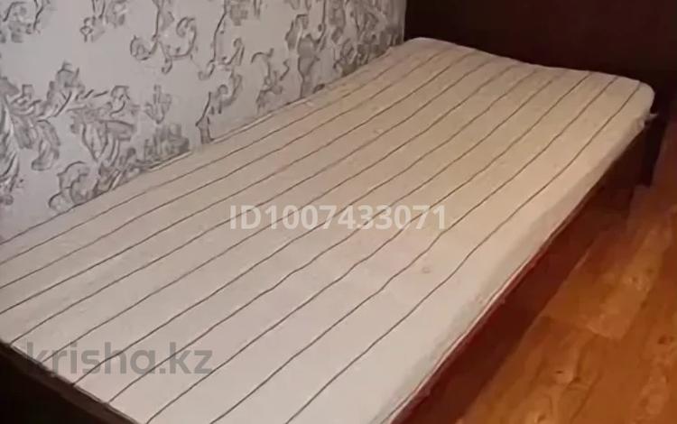 1 бөлме · 14 м², Серикбаев 1/1, бағасы: 135 000 ₸ в Усть-Каменогорске — фото 2