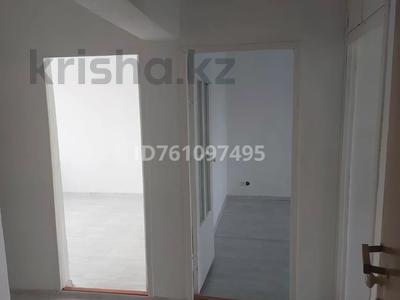 2-комнатная квартира · 50.9 м² · 5/5 этаж, Койгельды 192 — Магазин АБДИ за 18 млн 〒 в Таразе