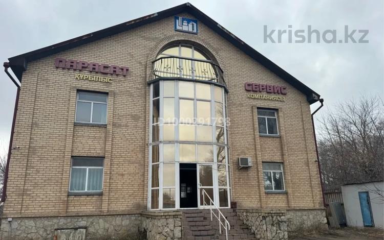 Свободное назначение, офисы, магазины и бутики, склады, общепит, салоны красоты, сельское хозяйство, бани, гостиницы и зоны отдыха, медцентры и аптеки, образование, развлечения · 448 м² за 130 млн ₸ в Караганде, Казыбек би р-н — фото 14