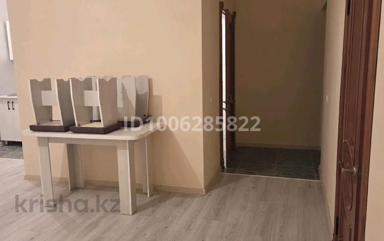 2-комнатная квартира · 60 м² · 2/2 этаж, Касымбекава 59 за 110 000 〒 в Таразе — фото 2