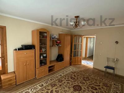 3-бөлмелі пәтер, 60 м², 2/5 қабат, Жаманкулова 6, бағасы: 15.6 млн 〒 в Актобе, мкр. Сельмаш