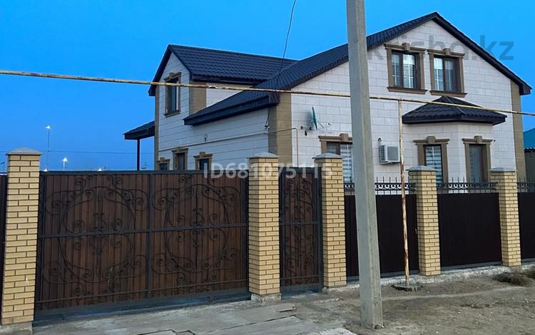 Отдельный дом · 4 комнаты · 226.24 м² · 300 сот., пгт Балыкши, Акбердиева 21 — Кокарна 8 улица за 43 млн 〒 в Атырау — фото 2