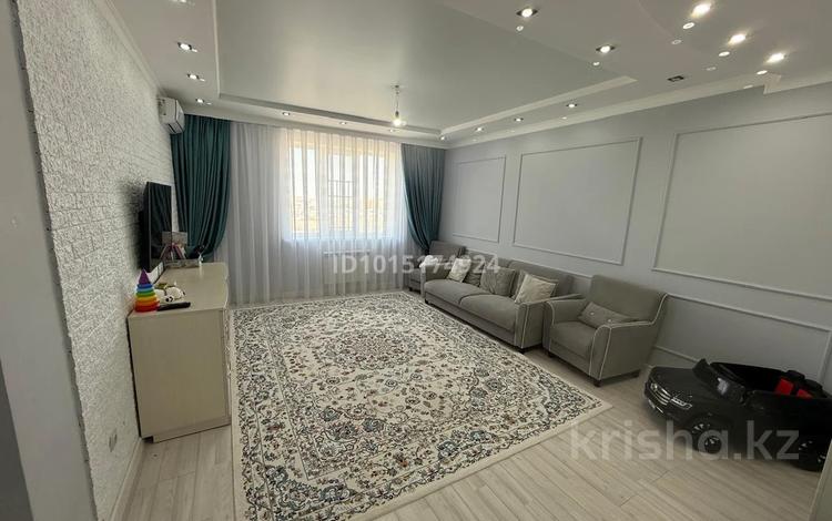 2-комнатная квартира · 80 м² · 8/8 этаж, мкр Центральный, Валиханова 19 за 350 000 ₸ в Атырау — фото 2