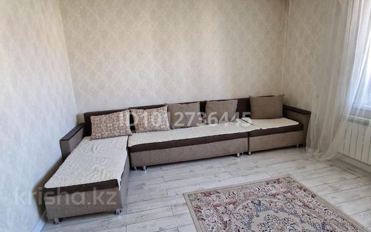 2-комнатная квартира · 64 м² · 5/6 этаж, мкр Кокжиек 56 за 220 000 ₸ в Алматы, Жетысуский р-н — фото 2