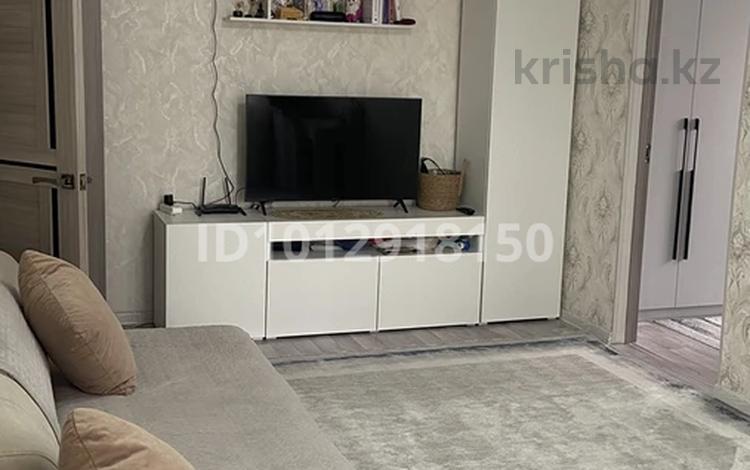 2-бөлмелі пәтер · 47.9 м² · 2/5 қабат, мкр Акбулак 11, бағасы: 14.5 млн ₸ в Таразе — фото 2