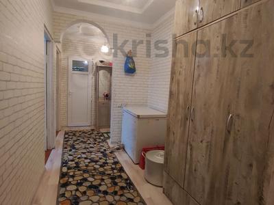 Продажа квартир в Жамбылской обл.: 3-комнатная квартира · 56 м² · 2/4 этаж, 5 микрорайон 25 за 8 млн 〒 3-комнатная квартира · 56 м² · 2/4 этаж, 5 микрорайон 25 за 8 млн 〒 в Таразе
