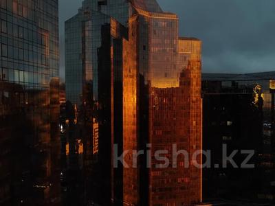 4-комнатная квартира · 163 м², Аль-фараби за ~ 135.4 млн 〒 в Алматы, Бостандыкский р-н