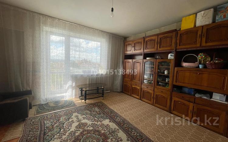 3-бөлмелі пәтер · 64.5 м² · 8/9 қабат, 19-шағынаудан 75, бағасы: 15 млн ₸ в Караганде, Алихана Бокейханова р-н — фото 2