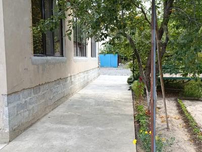 Продажа домов и дачи в Алматинской обл.: Отдельный дом · 7 комнат · 190 м² · 12 сот., Жамбыла 9б за 31.5 млн 〒 Отдельный дом · 7 комнат · 190 м² · 12 сот., Жамбыла 9б за 31.5 млн 〒