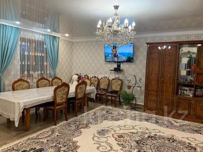 Үйдің бір бөлігі · 3 бөлме · 118 м² · 11 жүзд., Ескі аэропорт ш/а., Лазурная 4 — Тауелсиздик, бағасы: 80 млн ₸ в Уральске, мкр Старый Аэропорт