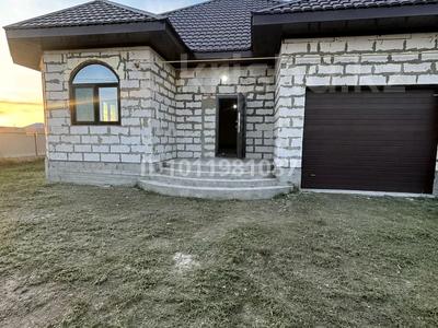 Отдельный дом · 3 комнаты · 150 м² · 10 сот., Аралтал, улица 4 27 за 180 000 ₸ в Аксае