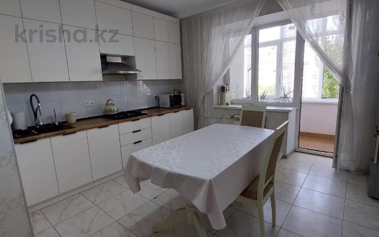 3-комнатная квартира · 106 м² · 4/5 этаж, Новый город, Молдагуловой за 47 млн ₸ в Актобе — фото 2