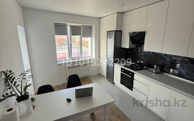2-бөлмелі пәтер · 70 м² · 9/9 қабат, Алтын орда ш/а., Батыс 2 11 Л, бағасы: 32 млн ₸ в Актобе, мкр. Алтын орда — фото 3