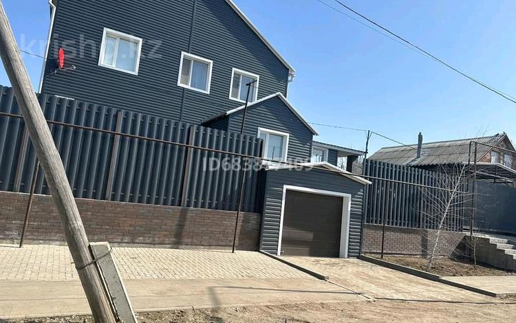 Отдельный дом · 8 комнат · 320 м² · 13 сот., Асан набережная 9 — Школы за 85 млн 〒 в Уральске — фото 2