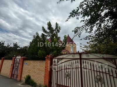 Отдельный дом · 4 комнаты · 406.6 м² · 10 сот., мкр Атырау, Газиз Жубанова 76 за 120 млн ₸