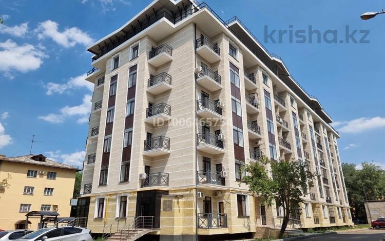 4-бөлмелі пәтер · 160 м² · 5/6 қабат, Досмухамедова 20а, бағасы: 70 000 ₸ в Алматы, Алмалинский р-н — фото 32