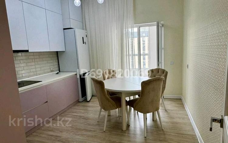 2-бөлмелі пәтер, 63 м², 7/10 қабат ай сайын, Бокейхана 25А, бағасы: 280 000 〒 в Астане, Есильский р-н — фото 2