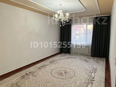 Отдельный дом · 3 комнаты · 130 м² · 5 сот., мкр. Зачаганск пгт — Магазин Абзал за 30 млн ₸ в Уральске