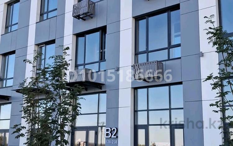 2-комнатная квартира · 58 м² · 6/17 этаж, Шамши Калдаяков 60В за 330 000 ₸ в Астане, Сарайшык р-н — фото 2