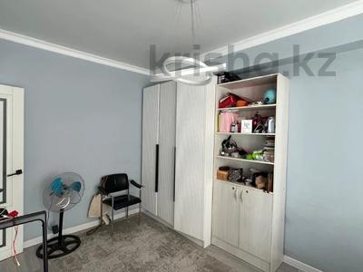 3-бөлмелі пәтер · 55 м² · 2/4 қабат, Шұғыла ш/а., Жунисова, бағасы: 28 млн ₸ в Алматы, Наурызбайский р-н
