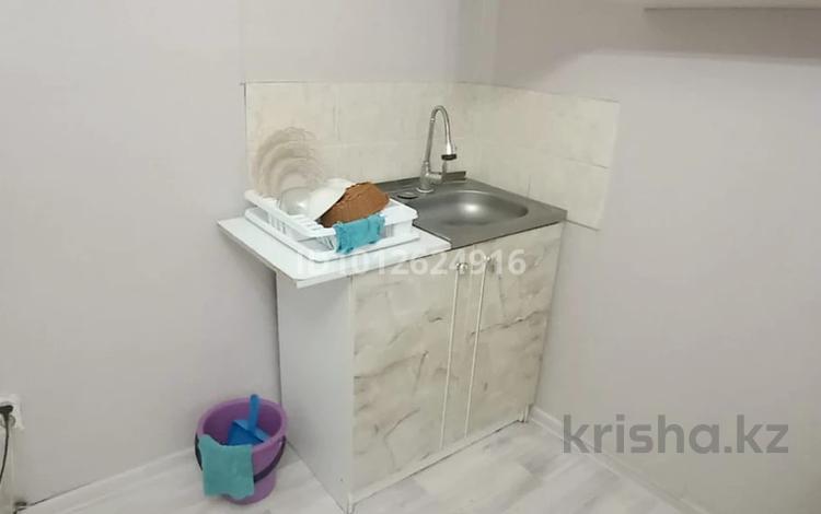 1-комнатная квартира · 16 м² · 4/5 этаж, мкр Шанхай, чекалина 30 за 4 млн ₸ в Актобе — фото 2