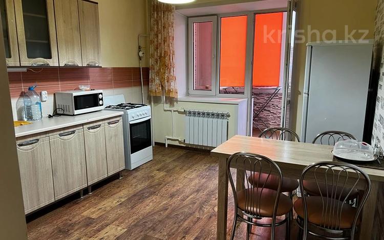 1-бөлмелі пәтер, 45 м², 3/5 қабат ай сайын, Кунаева 20/1, бағасы: 95 000 〒 в Уральске — фото 2