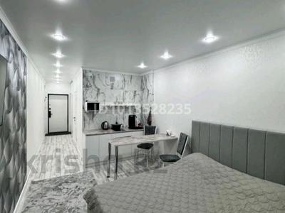 1-бөлмелі пәтер · 55 м² · 2/5 қабат, Авангард-2 18, бағасы: 10 000 ₸ в Атырау, мкр Авангард-2