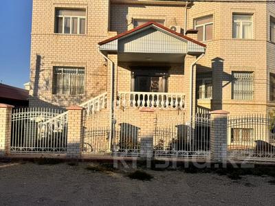 Отдельный дом · 10 комнат · 555 м² · 11 сот., мкр "Шыгыс 3" 44 за 1.8 млн ₸ в Актау, мкр "Шыгыс 3"