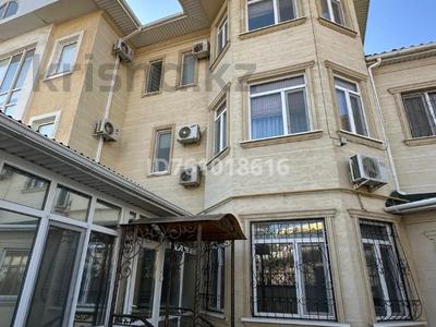 Часть дома · 6 комнат · 455 м² · 2.851 сот., 15-й мкр 61 за 300 млн 〒 в Актау