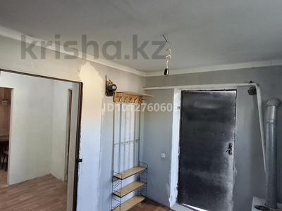 Отдельный дом · 2 комнаты · 72 м², Жамбыл 60 за 80 000 ₸ в Актобе, мкр. Курмыш