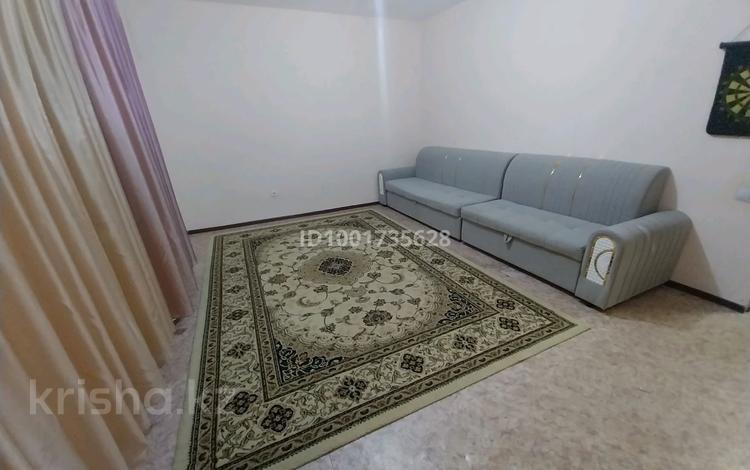 1-комнатная квартира · 70 м² · 8/9 этаж, мкр Акбулак 5 — Small за 250 000 ₸ в Алматы, Алатауский р-н — фото 2