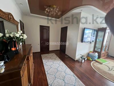 4-комнатная квартира · 92 м² · 4/5 этаж, Азаттык 75 — Азаттык 75 за 28 млн 〒 в Атырау