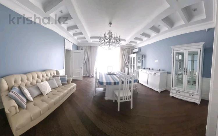 4-комнатная квартира · 220 м², Шарля де Голля 1 за 1.8 млн ₸ в Астане — фото 8