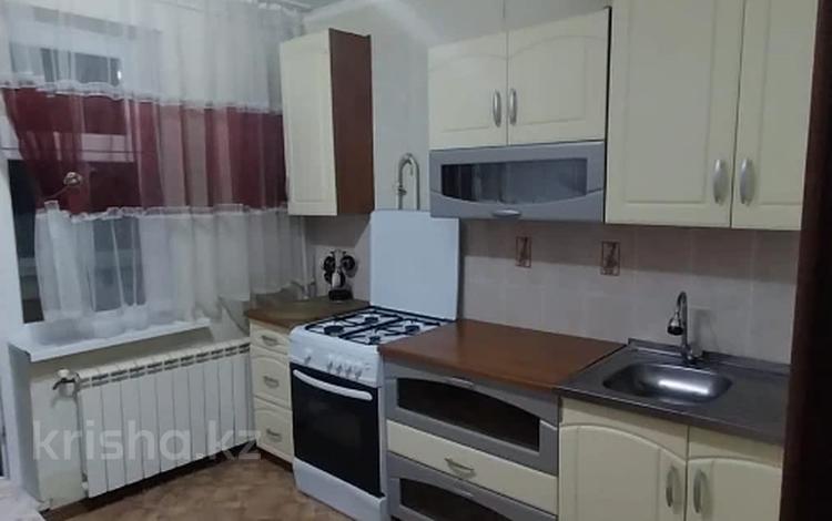 2-комнатная квартира · 56 м² · 5/5 этаж, мкр 8, Бр Жубановых 285/2 за 130 000 〒 в Актобе — фото 6