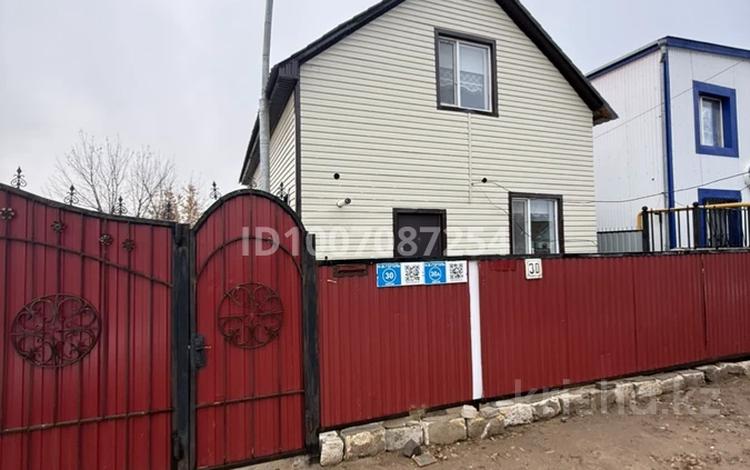 Часть дома · 4 комнаты · 200 м² · 3 сот., Гоголь за 21 млн 〒 в Актобе, мкр Гормолзавод — фото 2