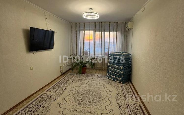 3-комнатная квартира · 74.9 м² · 10/10 этаж, мкр Кунаева 67 за 22.5 млн ₸ в Уральске — фото 2