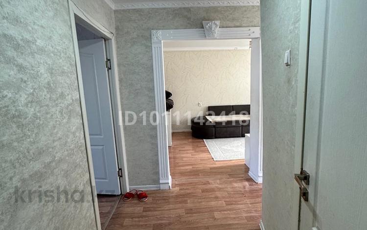 3-бөлмелі пәтер · 60 м² · 4/5 қабат, Жаманқұлова 4 — Рядом КазАТК, бағасы: 19 млн ₸ в Актобе, мкр Москва — фото 2
